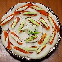 切片魚子醬和蔥的圖片