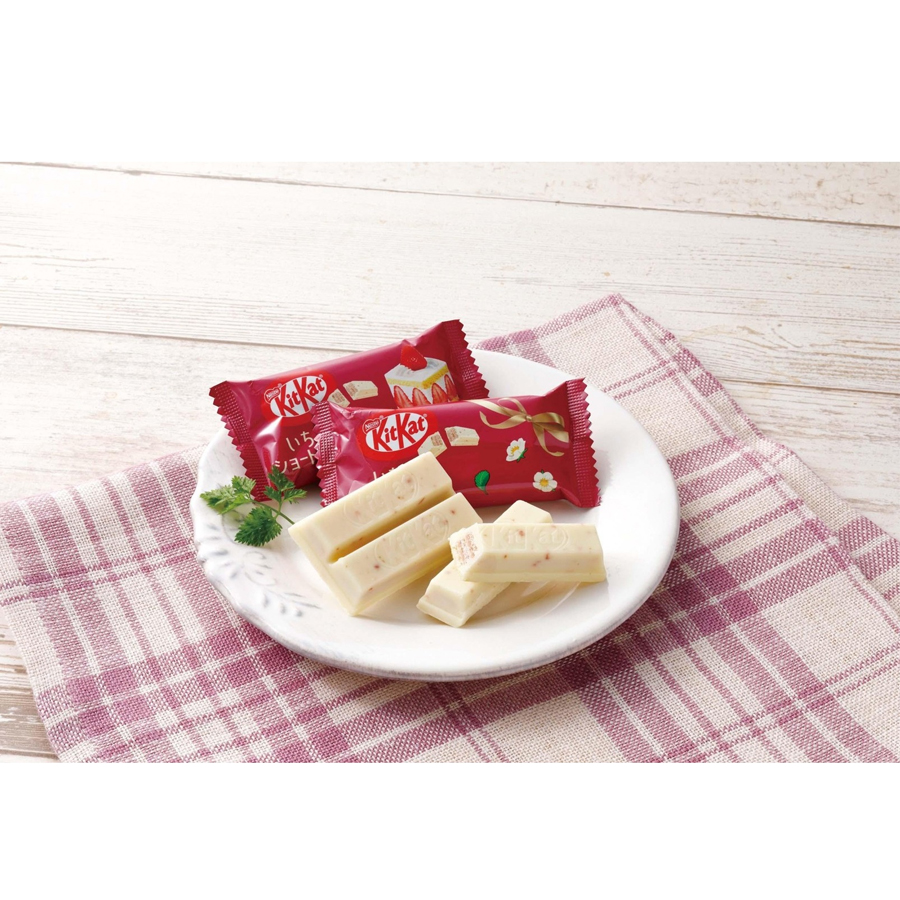 【日本直郵】 日本 NESTLE 雀巢 KITKAT 夾心威化巧克力 草莓蛋糕口味 9枚入/袋