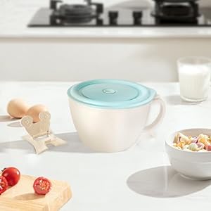The handle is well insulated, and it does not get hot when taken out of the microwave.