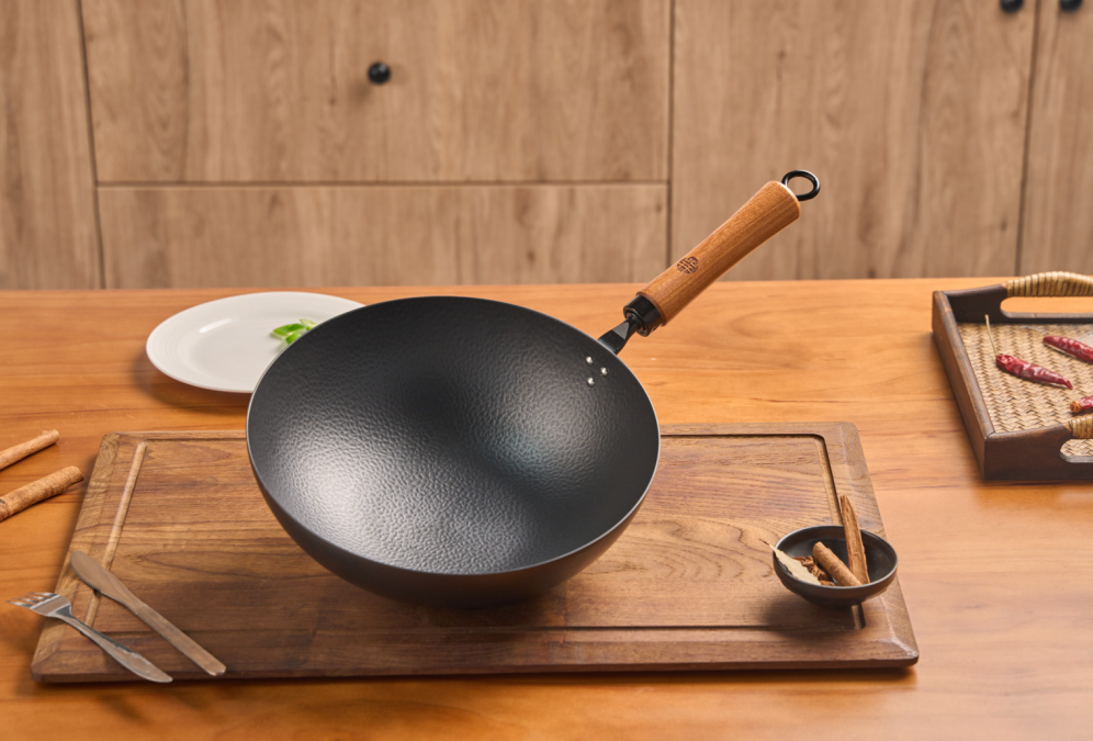 🔥歷史低價🔥王源吉 【手工鍛造越用越不黏】 28CM手工鍛造精鐵鍋 贈品 清潔套裝 圓底 瓦斯爐/明火可用