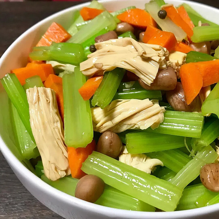 Refreshing Celery, Tofu Skin & Peanut Salad  250g