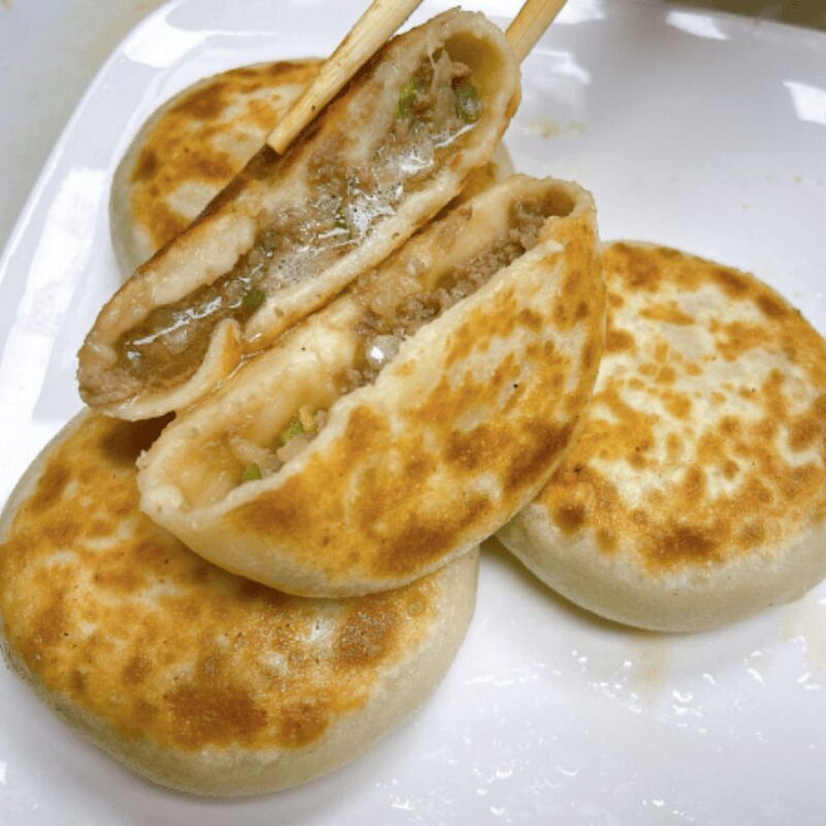 Beef and green onion Pie 2 count