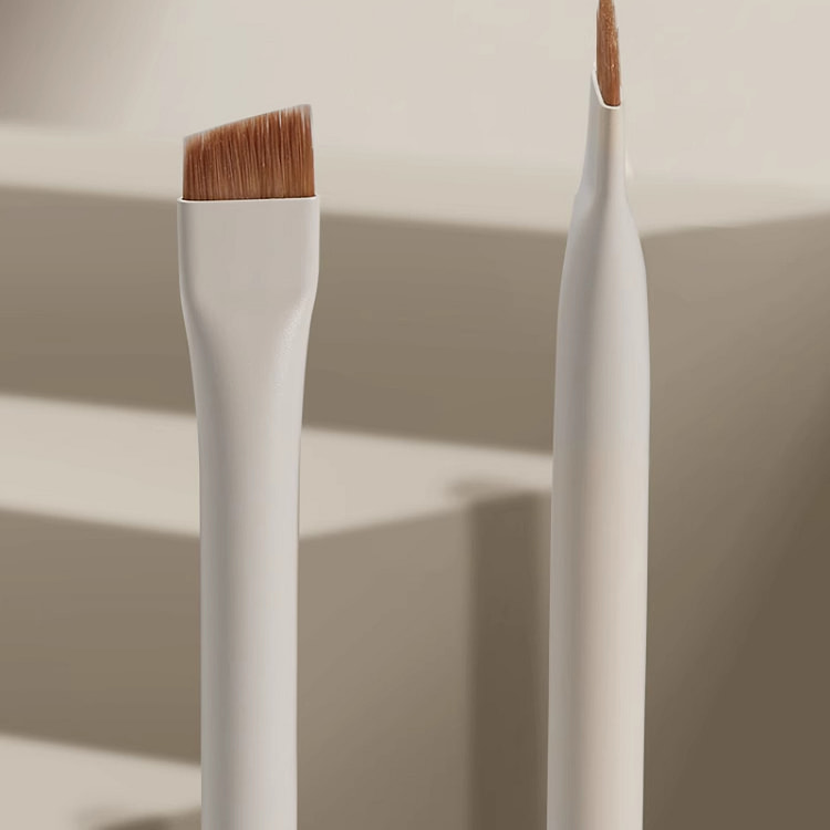 Oblique Eyeliner blade brush 12cm*1