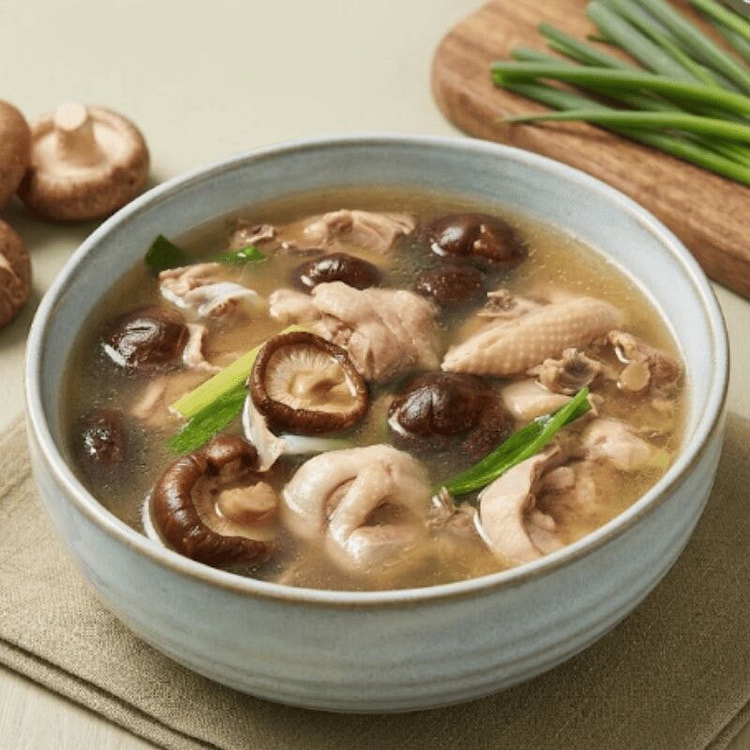 Chicken and Mushroom Soup 32oz 1 each