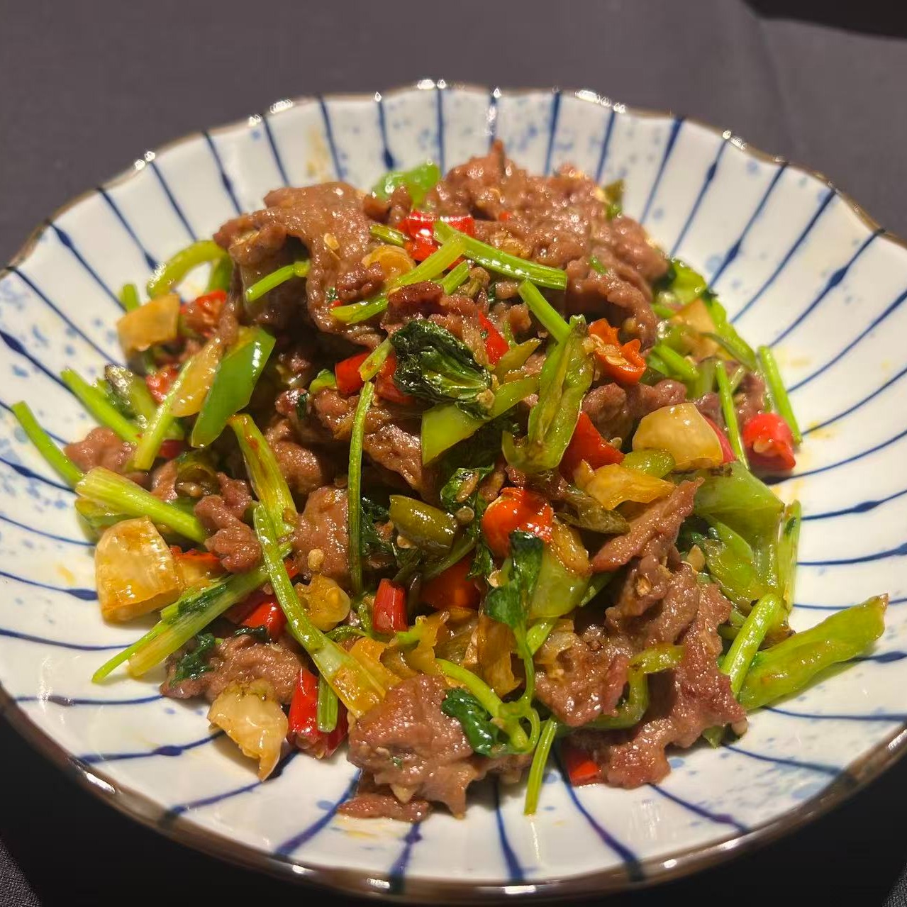 Stir-Fried Beef with Chili Pepper 350 g