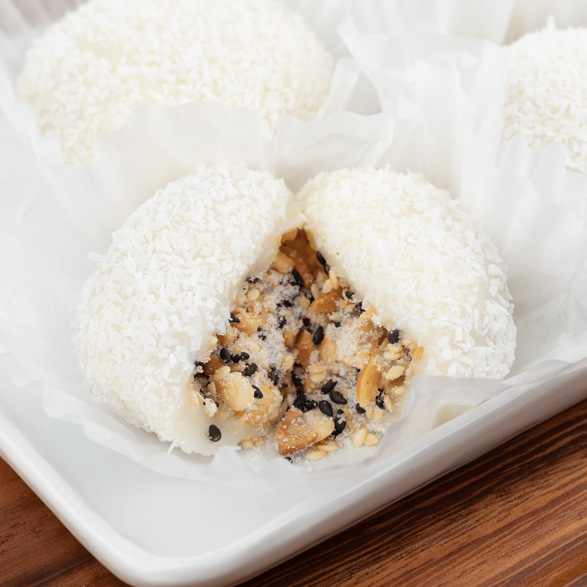 Black sesame & Peanut Mochi 6 pieces 1 phần