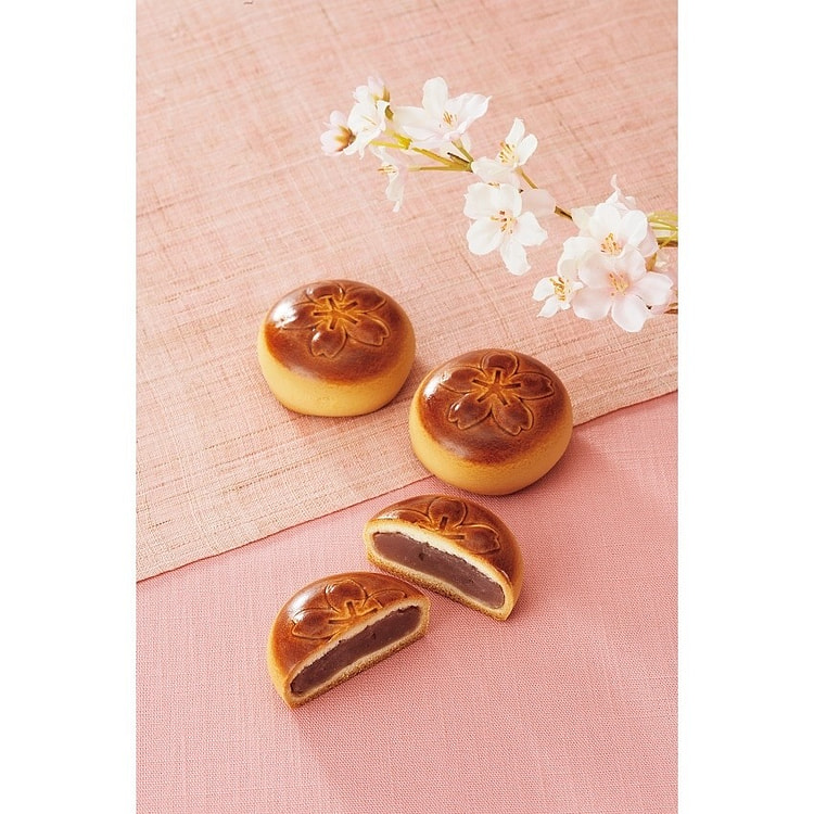 Bunmeido Tokyo Sakura Red Bean Manju (4 pieces)