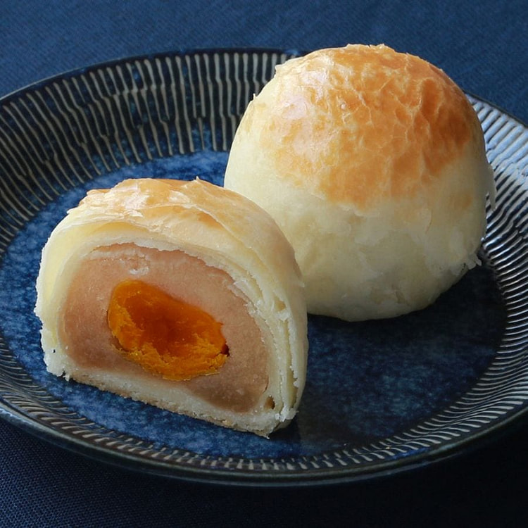 White crust Lotus Yolk Mooncake 1pc 1 each