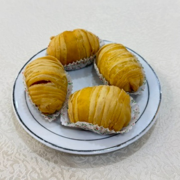 Durian Puff 4pc 4 count
