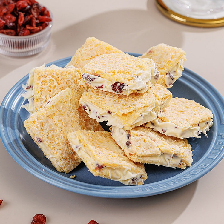 Sandwich cake milk skin 250g cranberry flavor 250 g