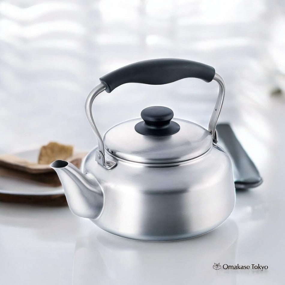 Sori Yanagi Stainless Steel Kettle-2.5 Liters 963 g