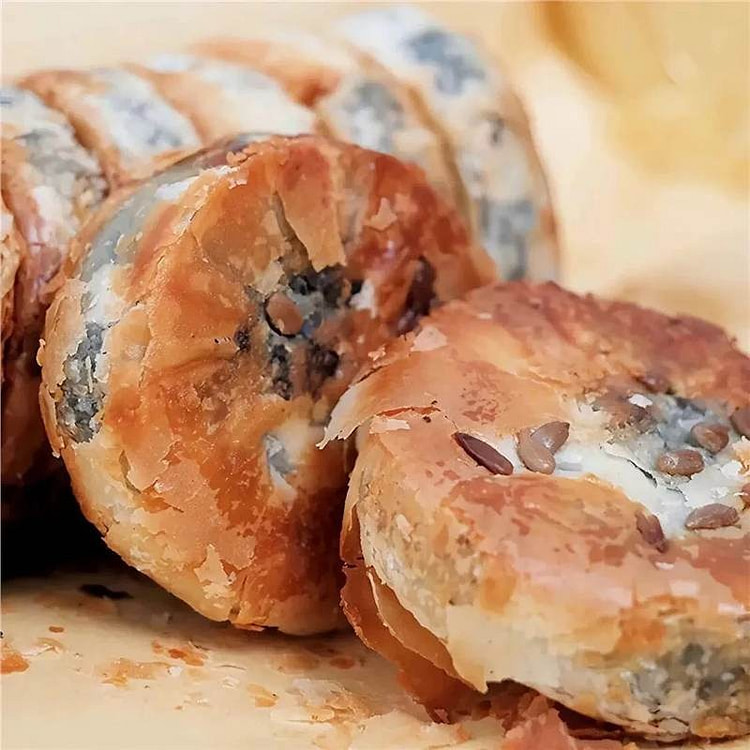 Old-fashioned salt and pepper scallion mooncake 300 g