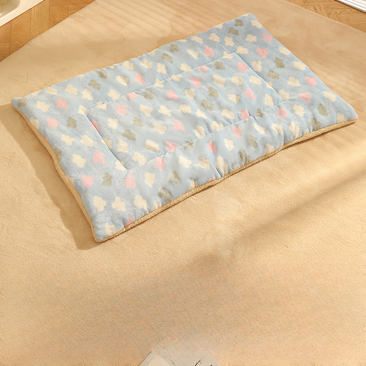 宠物毯子保暖睡觉垫子70*50cm天空云朵*1个