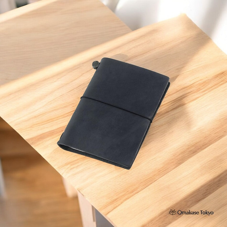 Travelers Notebook - Passport Size (Black) 50 g