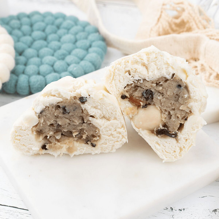 Steamed Bund w. Quail Egg 3pcs 1 each