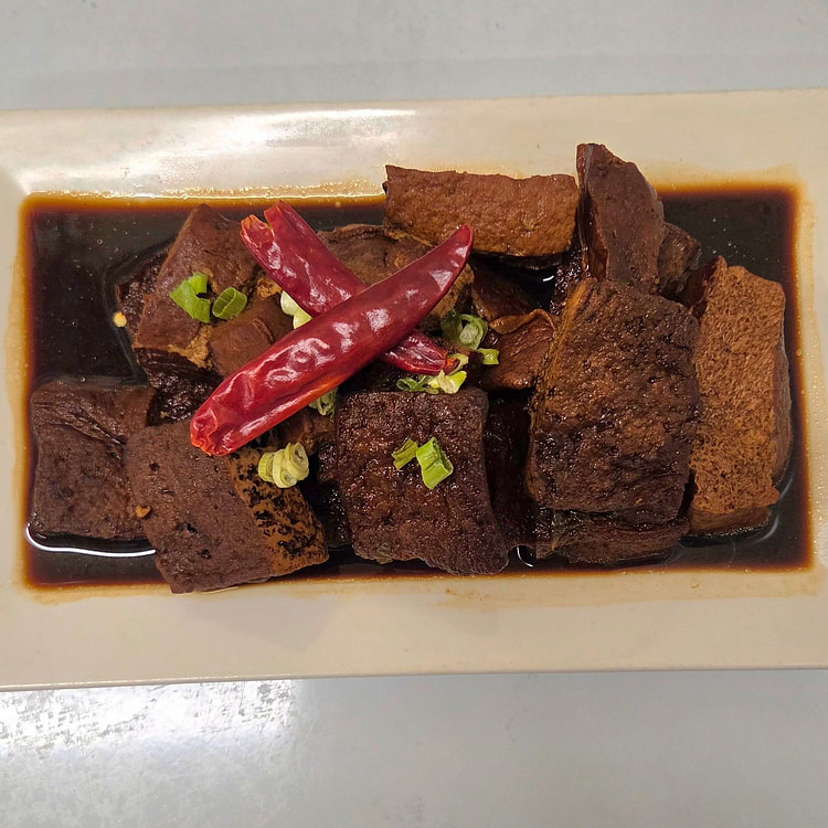 Braised Tofu in Chicken Broth 400g