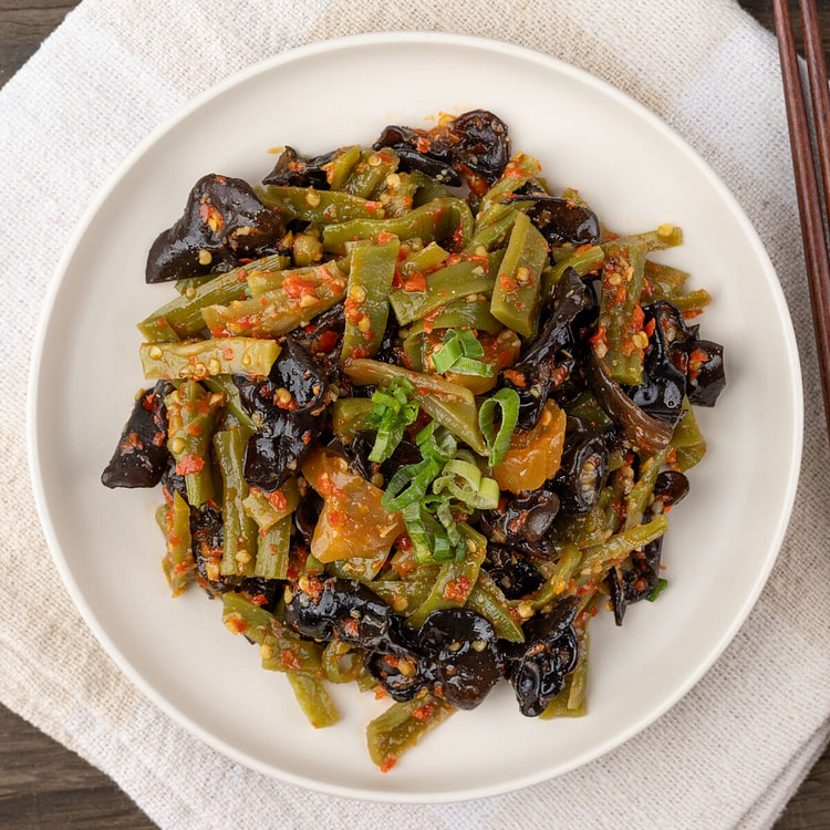 Spicy Pickled Chili w. wood ear and guncai 300g