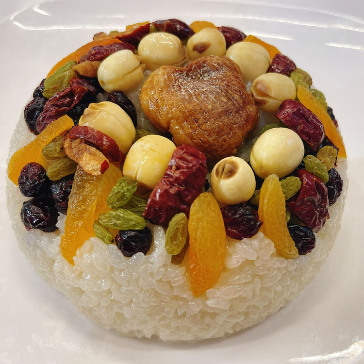 八宝饭 (糯米红豆沙红枣蜜枣葡萄干莲子杏脯蔓越莓）