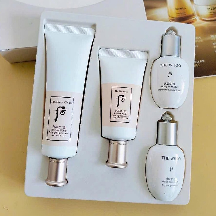 The Whoo Gongjinhyang Radiant White Tone Up Sunscreen SPF50+ PA++++ 1 hộp
