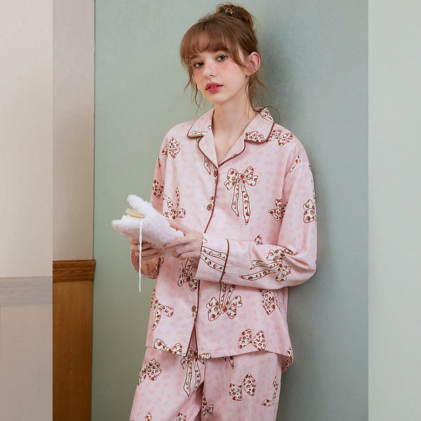 Berry Bow Sleepwear Set L Size 2000 g