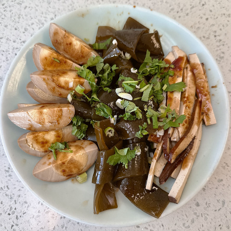 黑白切（海带结，豆腐干，卤蛋） 1 包