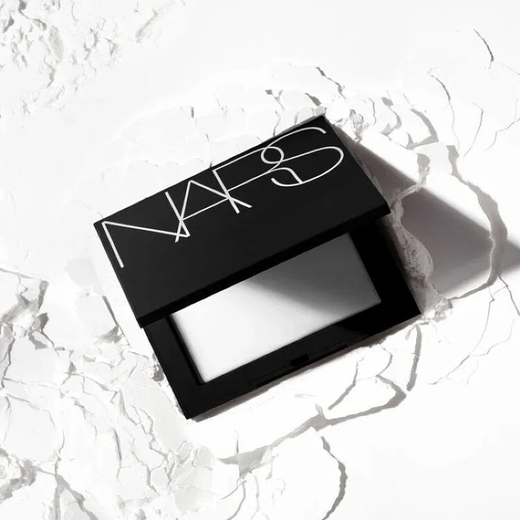 NARS Light Reflecting Pressed Powder  3g Sample 1 each