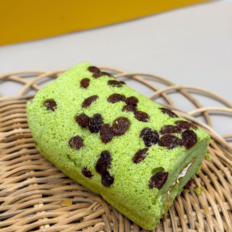 Matcha Raisin Roll 1 each