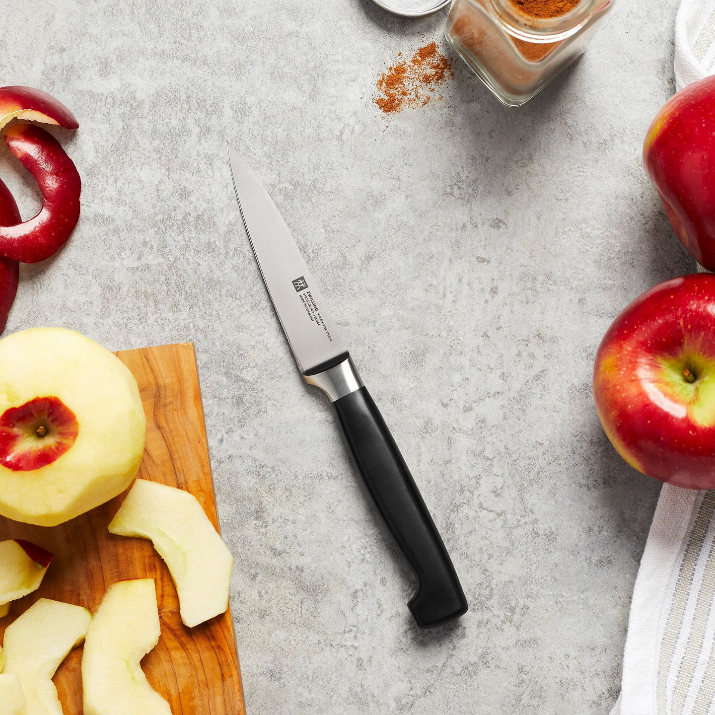 Zwilling Four Star Paring Knife 4-inch / Stainless Steel 1 each