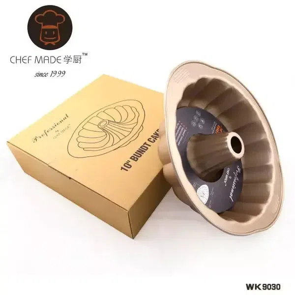 10" Round Cake Pan Gold 1 count