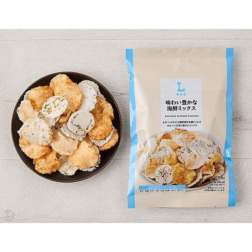 Lawson Assorted Seafood Crackers 54g 1 each