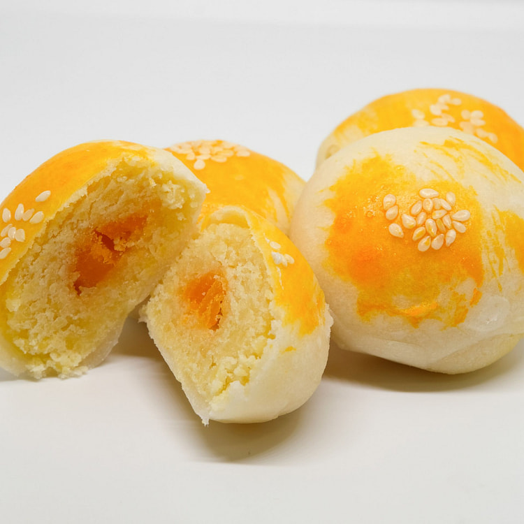 Taiwanese Mung Bean Egg Yolk Mooncake 2 count