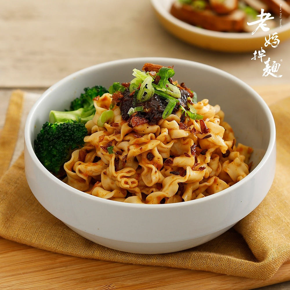 Mom’s Dry Noodle – Shiitake Zhajiang Flavor 118g 1 each
