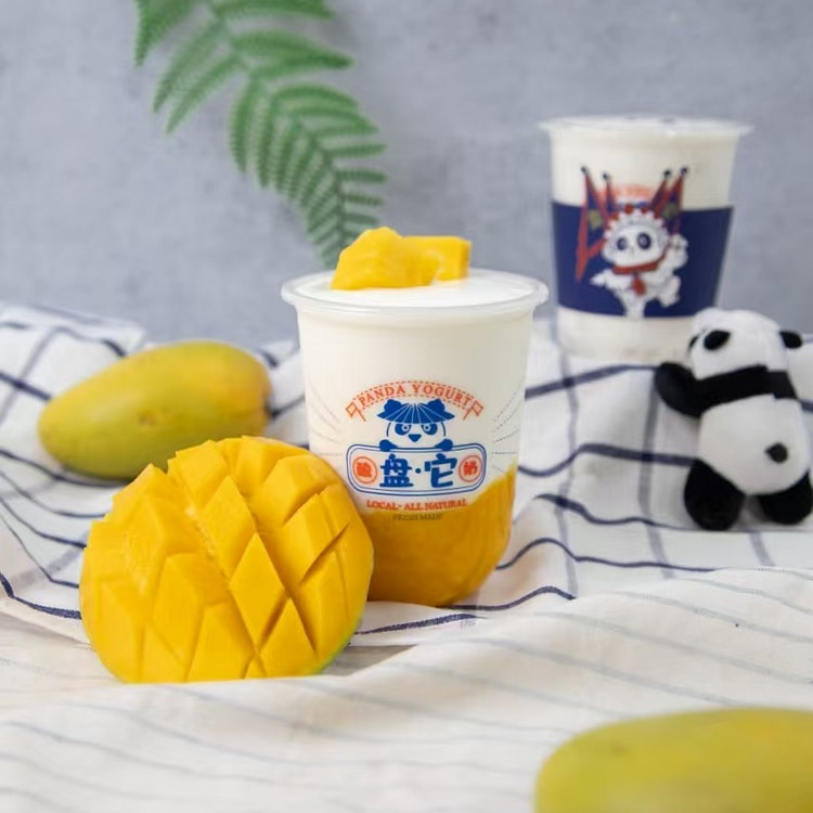 Mango pomelo yogurt with purple Rice 1 each