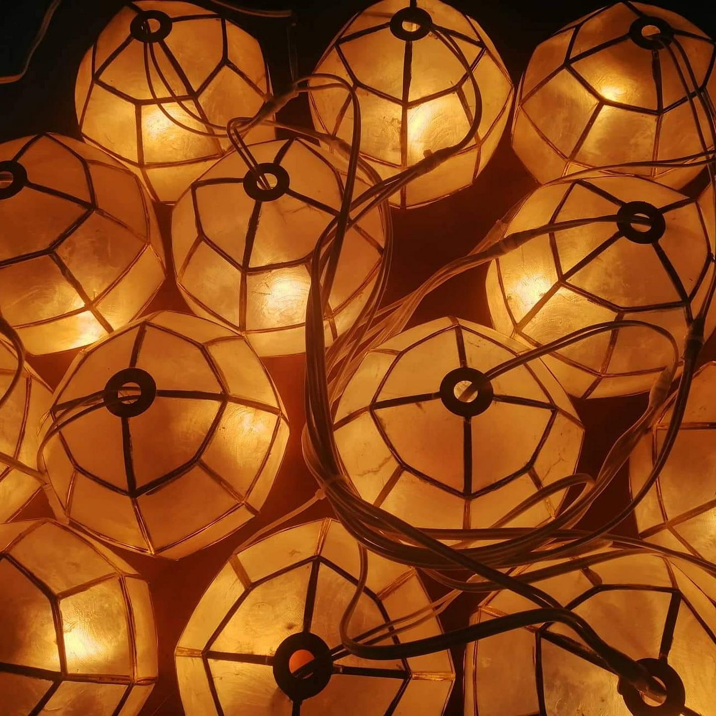 Capiz Ball Series – 10pc set 1 pack