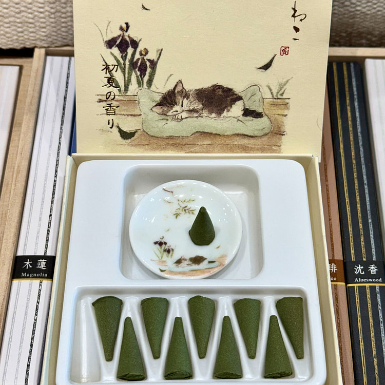 日本香彩堂 塔香 含香托（礼盒装）- 初夏 1 个