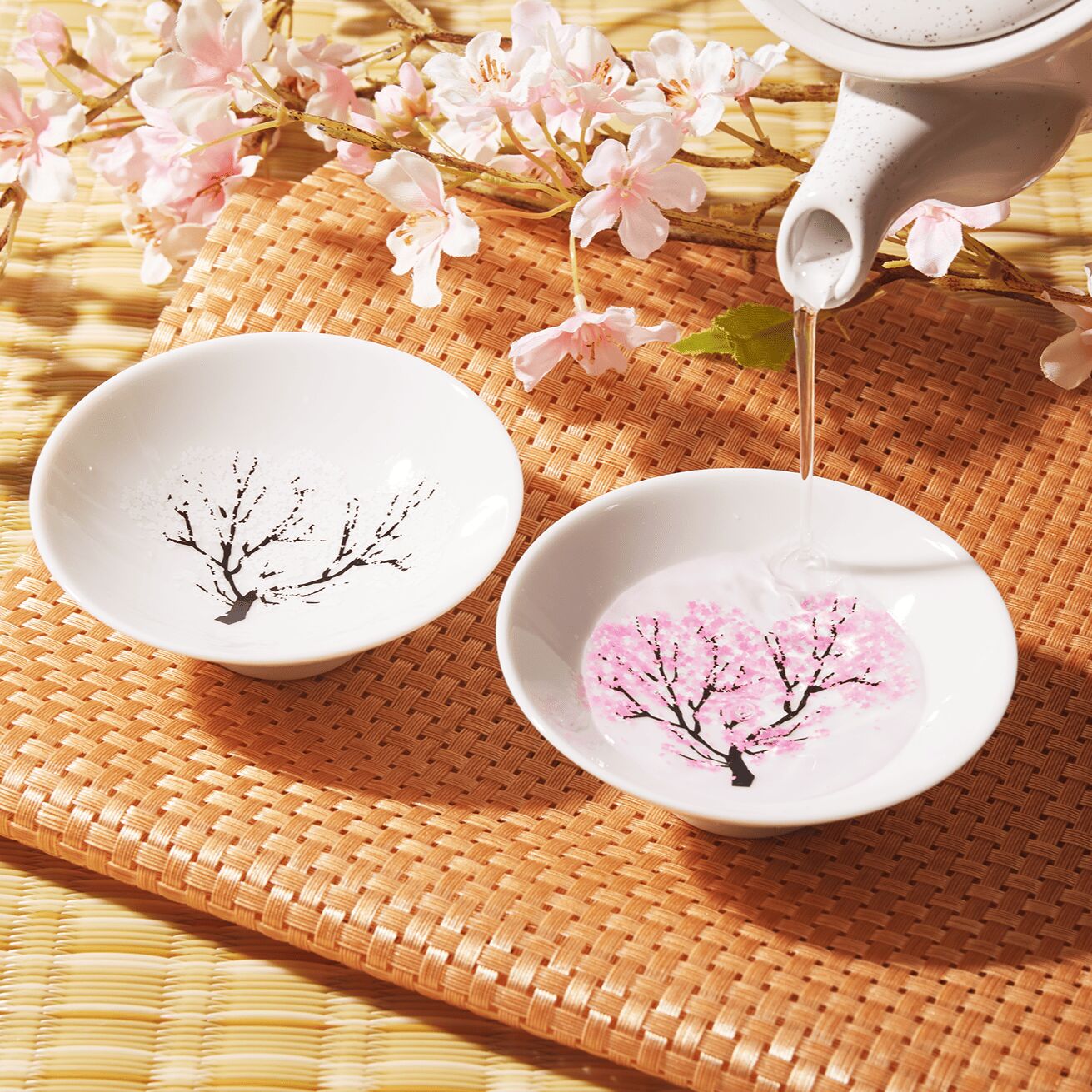 Color-Changing Sakura Sake Cups 220 g