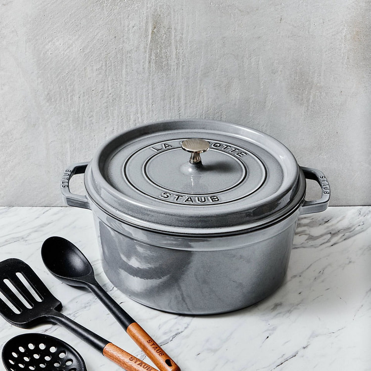 STAUB Cast Iron 4-qt Round Cocotte 4-qt / Graphite grey