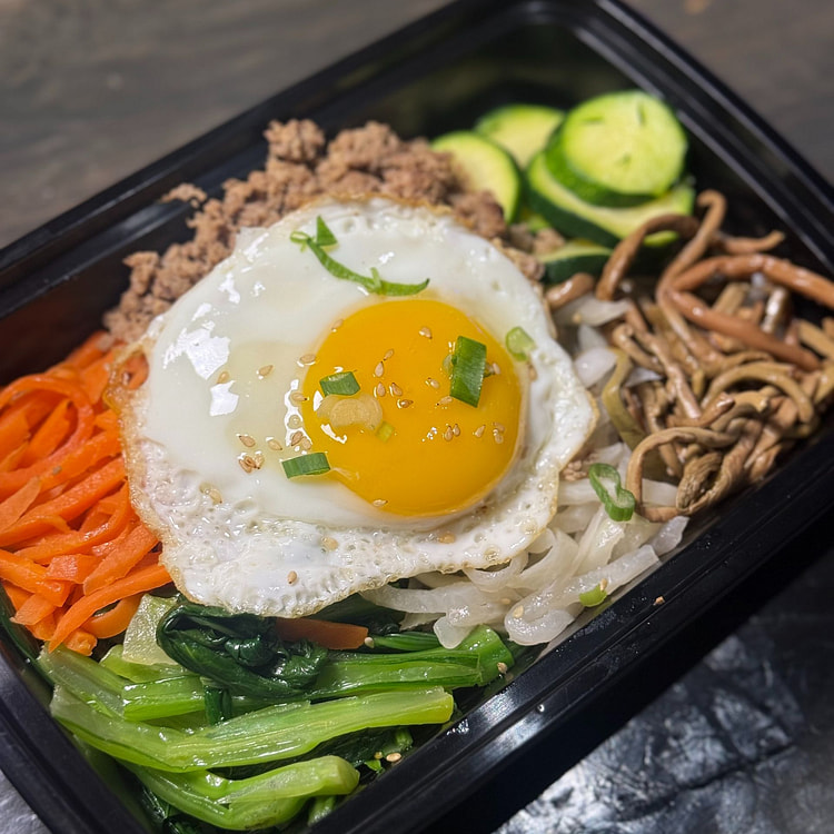 Beef Stone Pot Bibimbap 700 g