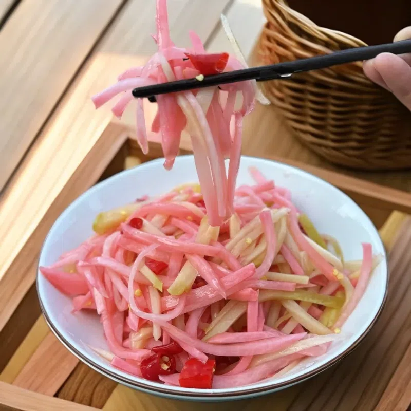 200g of mixed pickled radish shreds in one bag 200 g