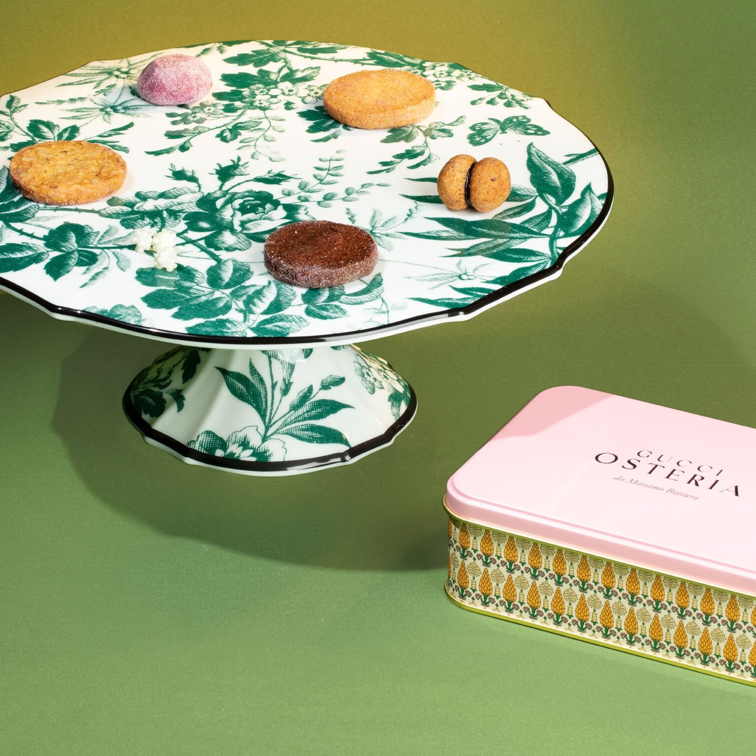 Get Gucci Osteria da Massimo Bottura Tokyo Sweet Cookies Box