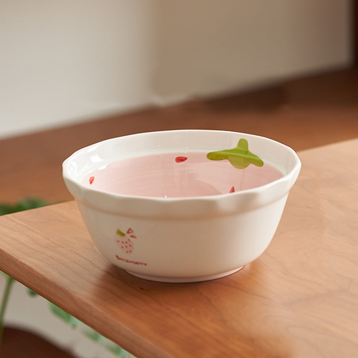 Pretty Strawberry Ceramic 7.25" large Bowl 1 個