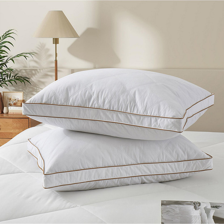 UNIKOME Feather Pillow White Queen
