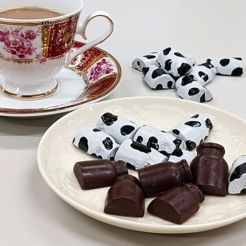 Get Japan Tokachi Milk Chocolate 40pcs Cow Delivered | Weee! Asian 