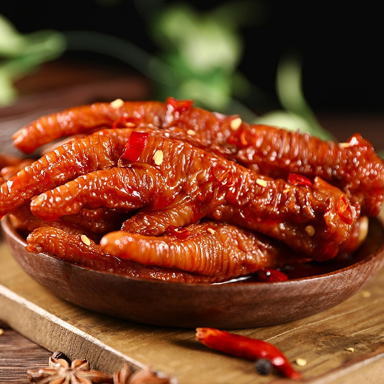 Fried braised chicken feet