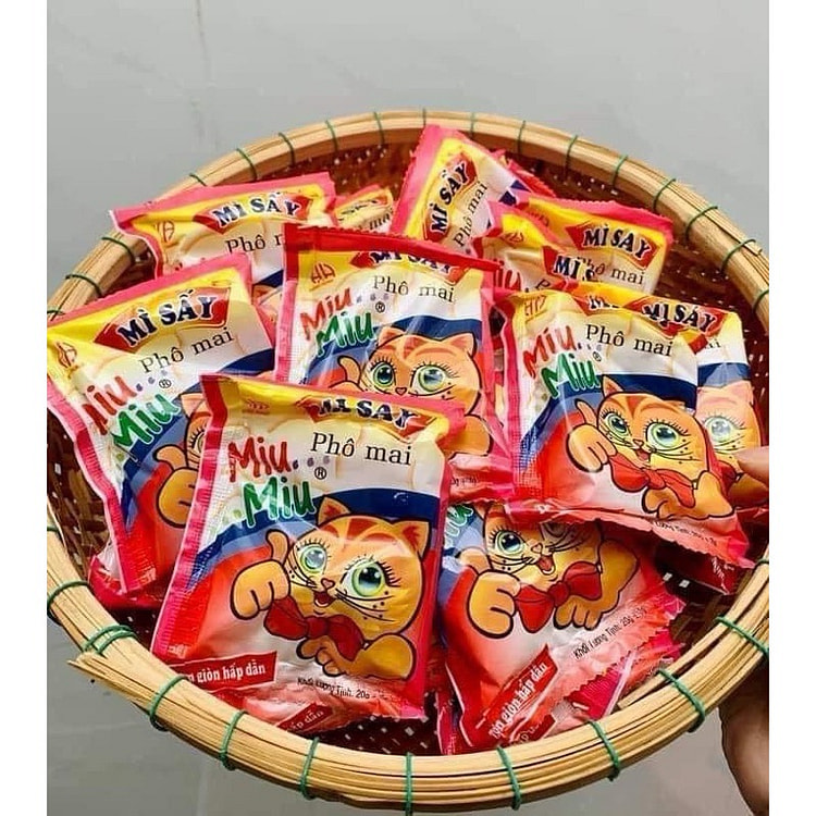 MIU MIU DRIED NOODLES CHEESE FLAVOR COMBO 20 BAGS