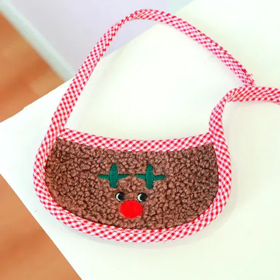 Christmas Red Nose Bib – Brown 1 each
