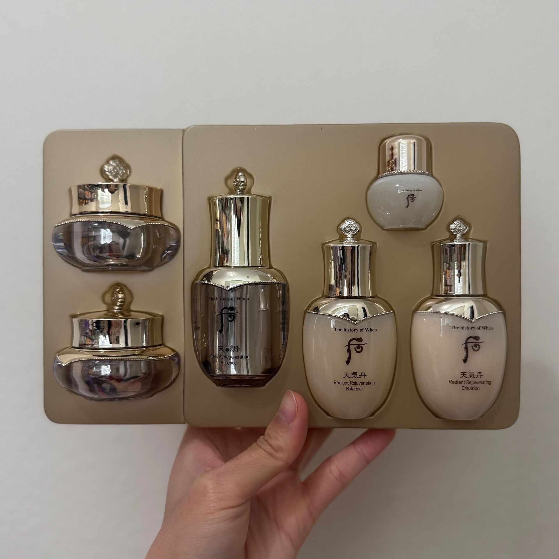 The Whoo Bộ Dưỡng Hoa Hiên Mini 6 Món Phục Hồi Tái Sinh Chống Lão Hoá Da 1 hộp
