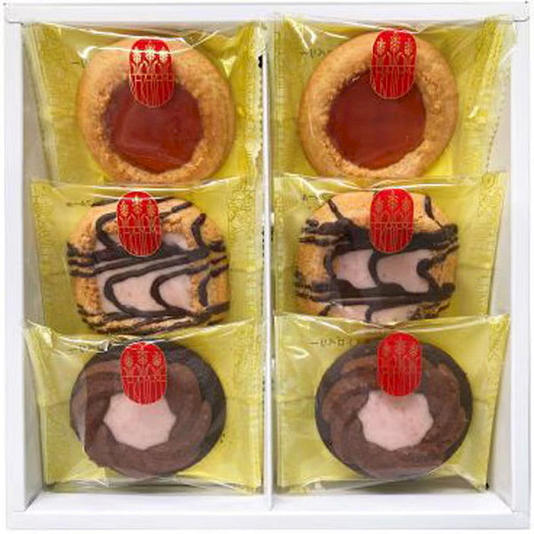 Nakayama Seika Strawberry Russian Cake 6pc 1 each