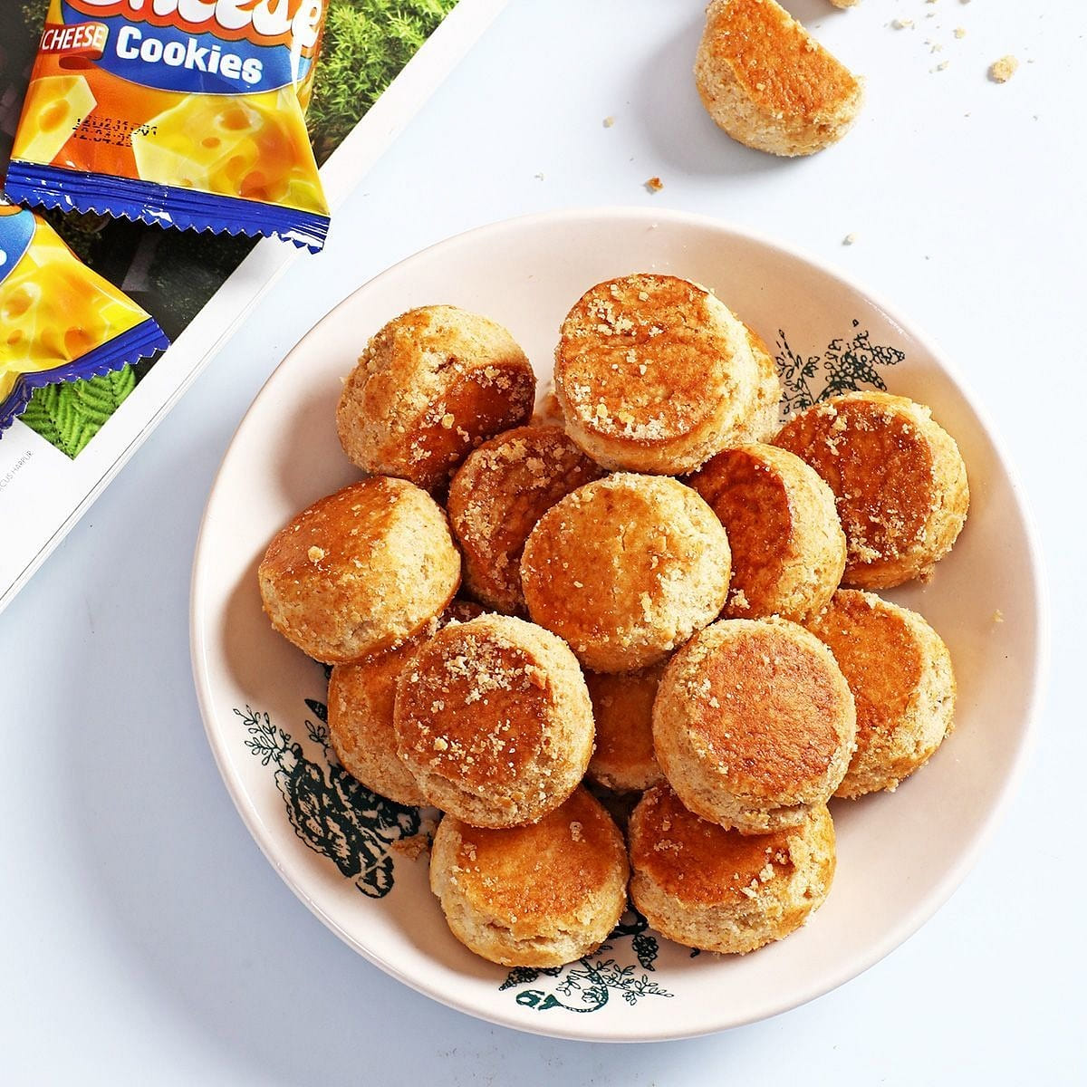 Malaysian savory cheese crackers 90 g