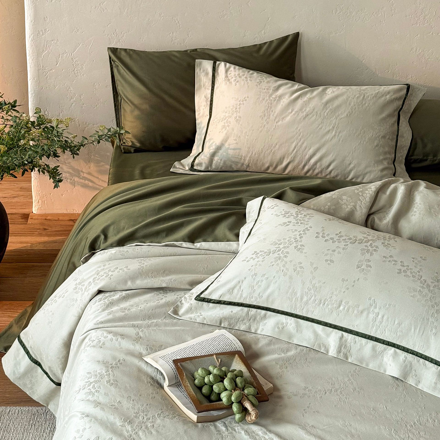 Botanica Luxe Bedding Set Sage Green-Double 2000 g